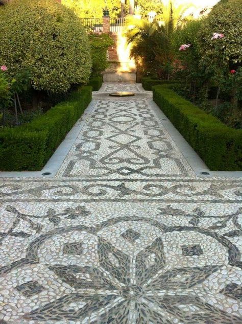 Mosaic Driveway, Pathway Design, Stone Garden Paths, Walkway Design, Pebble Mosaic, Mosaic Garden, Garden Pathway, Patio Stones, Gorgeous Gardens