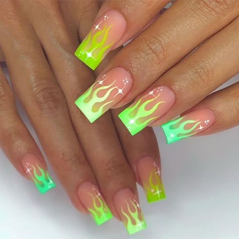 Flame Nail Art, Flame Nails, Hottest Nail Trends, Stickers Disney, Heat Waves, Art Masterpieces, Green Nail Designs, Spring Nail Designs, Disney Nails