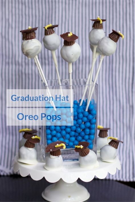 Candy Graduation CAP Oreo Balls are the perfect ending to a graduation party.  Graduation idea Oreo Ball, Grad Dinner, Oreo Balls Recipe, Oreo Cake Pops, Oreo Truffles Recipe, Oreo Cookie Balls, Monster Treats, Easy Truffles, Peanut Butter Oreo