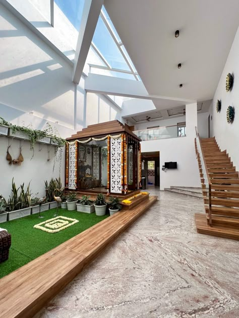 Outdoor Temple Design For Home, Temple In House Design, Courtyard Mandir Design, Courtyard Pooja Room Ideas, Interior Design For Indian Homes, Indian Courtyard Design, Courtyard Puja Room, Terrace Mandir Ideas, Pooja With Courtyard