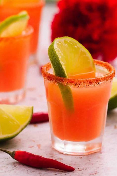 Mexican Candy Alcoholic Drinks, Mexican Shooters, Mexican Candy Shots Recipes, Mexican Candy Alcohol Drink, Mexican Candy Cocktail, Mexican Candy Drink Recipe, Mexican Shots Recipes, Candy Shots Recipe, Summer Shots Alcohol