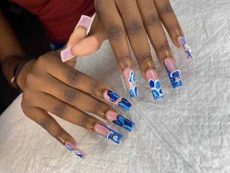 Blue Kaws Acrylic Nails, Kaws Charms Nails, Medium Kaws Nails, Halloween Kaws Nails, Kaws Nails Design Medium, Purple Kaws Nails, Red Kaws Nails, Blue Kaws Nails, Graduation Preparation