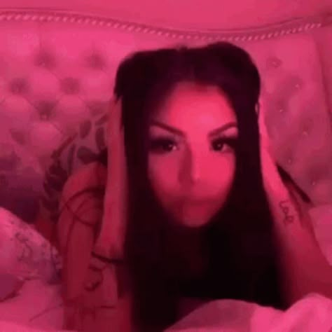 Baddie Gif, Cybery2k Outfits, Computer Pics, Pretty Baddies, Disc Pfp, Baddie Pfp, Wattpad Outfits, Baddie Hair, Aesthetic Grunge Tumblr