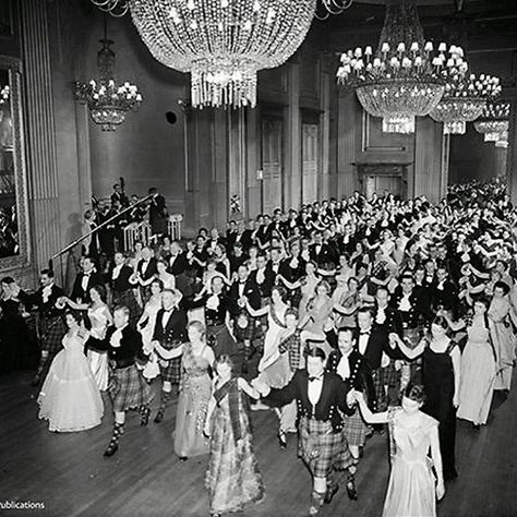 Assembly Rooms Edinburgh Flashback to 1950's Dance Looks lovely......be nice to go back to dancing like this! 1950s Dance, Scottish Country Dancing, Country Dancing, Ritz Hotel, Ball Dance, Beautiful Borders, Visit Edinburgh, Great Scot, Highland Dance