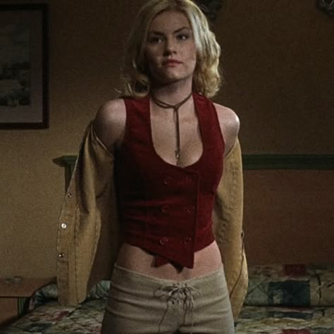 The Girl Next Door Movie Outfits, Elisha Cuthbert 2004, The Girl Next Door Aesthetic, Girl Next Door Movie, Elizabeth Cuthbert, The Girl Next Door 2004, Nyc Ootd, Elisha Cuthbert, 70s Outfits