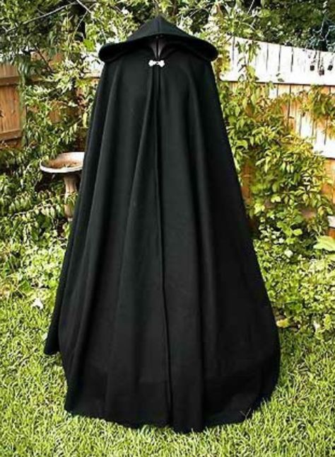 Black Cloak, Gothic Shoes, Mode Abaya, Wool Cape, Stylish Dress Book, Historical Dresses, Fantasy Clothing, Fantasy Fashion, Historical Clothing