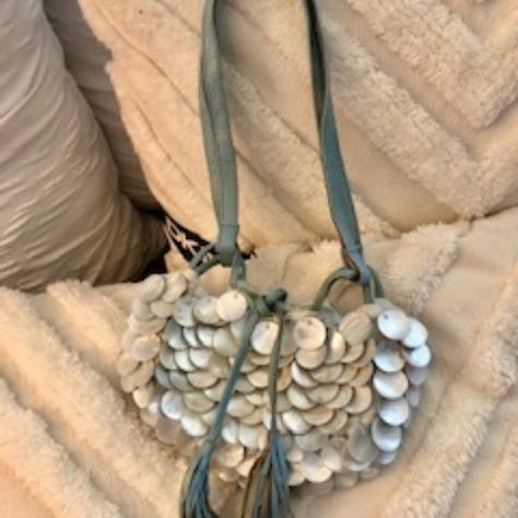 MOYNA Seashell Purse, Fish Bag, Niche Fashion, Button Bag, Beaded Clutch, Vintage Bags, Mini Bag, Shabby Chic, Tassels