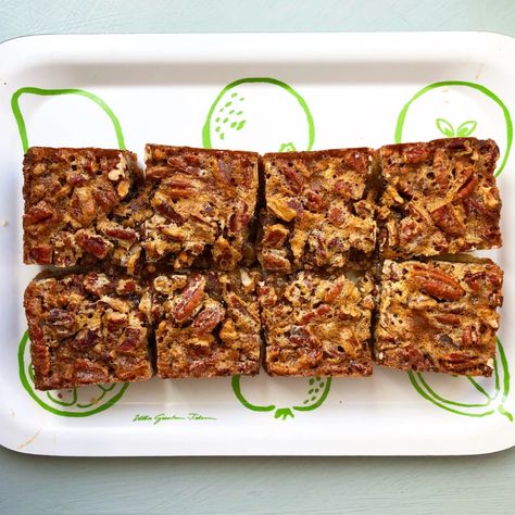 Pecan Desserts Recipes, Pecan Bars Recipe, Pecan Pie Bars Recipe, Small Batch Cookies, Pecan Pie Cookies, Pecan Desserts, Small Batch Baking, Pecan Bars, Single Serving Recipes