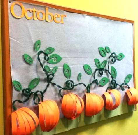 26 Awesome Autumn Bulletin Boards to Pumpkin Spice Up Your Classroom Fall Classroom Decorations Ideas, Boards Door, October Bulletin Boards, Work Bulletin Boards, Winter Bulletin, Halloween Bulletin Boards, Fall Classroom Decorations, School Libraries, Fall Boards