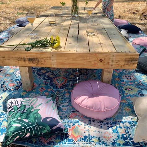 Coffee Table With Floor Cushions, Pallet Floor Table, Pallet Table Outdoor Picnics, Pallet Low Table Party, Low Picnic Table Outdoor Parties Kids, Diy Boho Pallet Picnic Table, Boho Picnic Party Low Tables, Pallet Picnic Tables, Pallet Floors