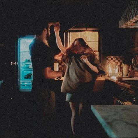 #TS #taylorswift #swiftie #music #spotify #playlists #latenights #slowdance #lover #romance #intimate #kitchen #refigerator #radio #sweet #romantic Slow Dancing Aesthetic, Peter And Gwen, Dancing In The Kitchen, Colleen Hoover Books, Ugly Love, Spring Morning, Lily Bloom, Dancing Aesthetic, Slow Dance