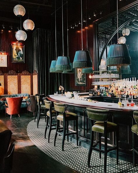 Moody Bar, Club Design Interior, Restaurant Lighting Design, Jungalow Decor, Eclectic Restaurant, Restaurant Design Inspiration, Bar Counter Design, Pub Design, Restaurant Lounge