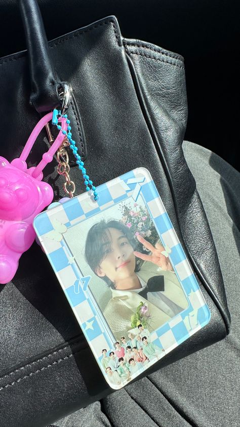 Seventeen Photocard Holder, Photocard Holder Aesthetic, Seventeen Merch Aesthetic, Jeonghan Pc, Jeonghan Photocard, Seventeen Photocard, Merchandise Kpop, Kpop Life, Pc Holder