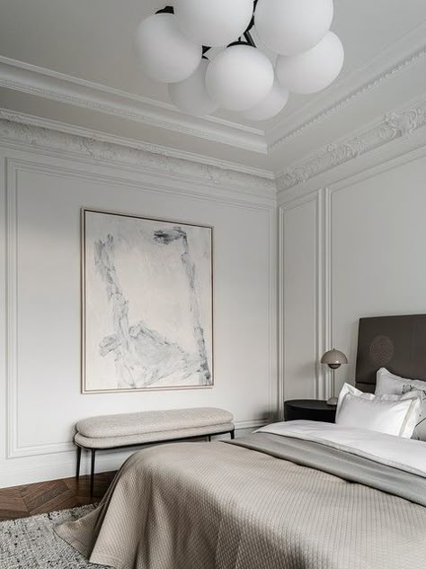 Bedroom French Modern, Modern French Interior Design Bedroom, French Modern Bedroom, French Modern Home Interiors, French Interior Style, Modern Classic Bathroom, Modern Classic Bedroom, Parisian Bedroom, Paris Interiors