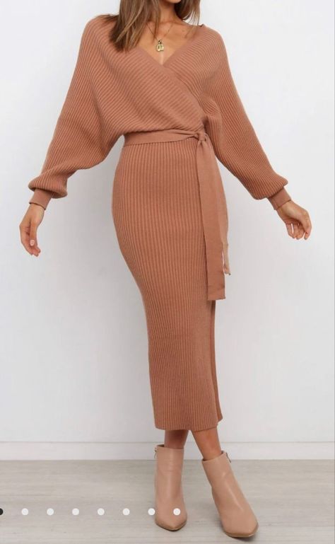 Autumn Dresses, Woolen Dresses, Winter Fashion Outfits Casual, Dresses Casual Fall, Fashion Illustration Dresses, Modest Fashion Outfits, Formal Casual, Classic Outfits, Business Casual Outfits