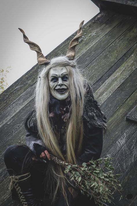 Lady Krampus Costume, Krampus Costume Women, Cryptid Makeup, Krampus Makeup, Female Krampus, Krampus Party, Lady Krampus, Krampus Costume, Evil Elf