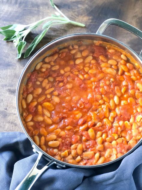 White Beans In Tomato Sauce, Braised Beans, Beans In Tomato Sauce, Creamy White Beans, Bean Pasta, How To Cook Beans, Bean Pot, Simple Dinner, Halloween 2022