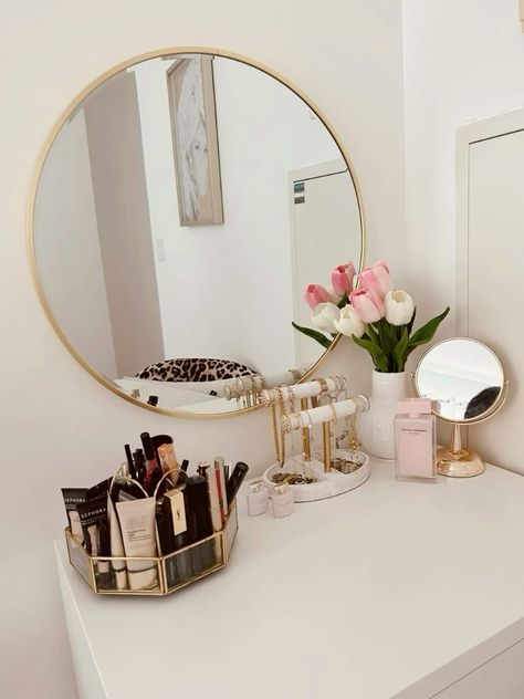 Bedroom Makeup Organization, Vanity On Dresser, Vanity Shelf Decor Ideas, Small Vanity Set Up, Bedroom Vanity Aesthetic, Makeup Shelf Ideas, Vanity Decoration Ideas, Makeup Vanity Decor Ideas, Small Dressing Table Ideas