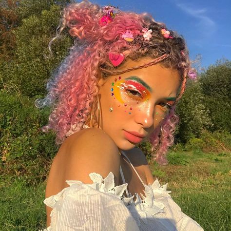 Candycore Aesthetic Outfits, Candycore Aesthetic, Diverse Faces, Soft Grunge Hair, Festival Make Up, Party Make-up, Fest Outfits, Art Pop, Hair Inspo Color