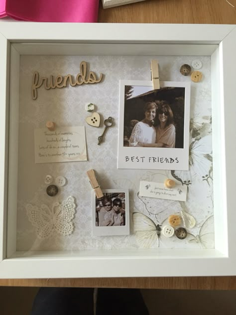 Best friends memory box Shadow Box For Friend, Shadow Box Best Friend Gift, Shadow Box For Best Friend, Shadow Box Ideas For Best Friend, Memories Gift Ideas Friends, Memory Box Ideas Diy Best Friend, Best Friend Picture Frame Ideas, Birthday Shadow Box Ideas, Memory Box Ideas Diy