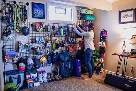 Outdoor Gear Room, Gear Room Organization, Wellness Bedroom, Gear Room Ideas, Climbing Storage, Gear Storage Ideas, Outdoor Gear Organization, Cottage Basement, Gear Garage