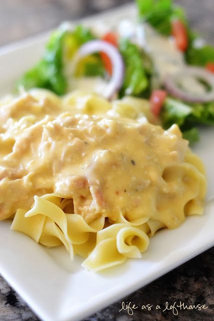 Crock Pot Creamy Italian Chicken Italian Dressing Chicken, Chicken Crock Pot, Creamy Italian Chicken, Resep Pasta, Crock Pot Food, Resep Salad, Diner Recept, Crock Pot Recipes, Italian Chicken