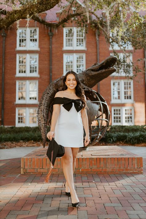 UF University of Florida Graduation Photoshoot Grad Photos Florida Photographer #floridaphotographer #ufgradphotos Graduation Photoshoot, Grad Photos, Flo Rida, University Of Florida, Graduation Photos, Orlando, University, Florida, Photographer