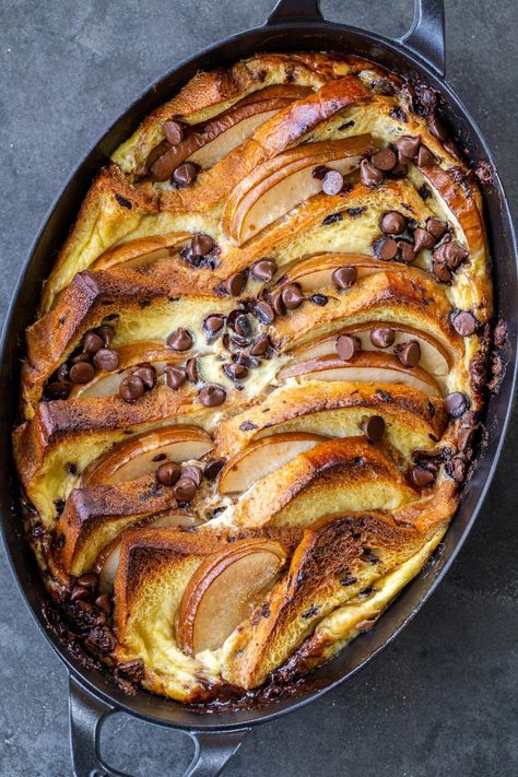 Brioche Bread Pudding (Crazy Easy!) - Momsdish Brioche Bread And Butter Pudding, Brioche Pudding, Brioche Bread Pudding, Raisin Bread Pudding, Homemade Brioche, Chocolate Babka, Cinnamon Raisin Bread, Sliced Pears, Bread And Butter Pudding