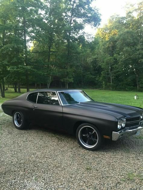 Matte Black Muscle Cars, Old Chevy Cars, 1967 Chevelle, Tmax Yamaha, Chevy Chevelle Ss, Old Muscle Cars, Old Vintage Cars, Chevy Muscle Cars, Custom Muscle Cars