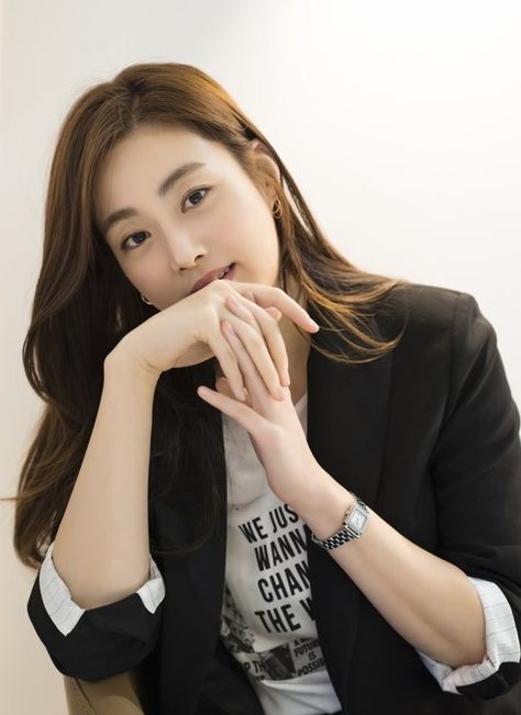 Kang So Ra, Natural Outfits, Kang Sora, Divorce For Women, Flamboyant Natural, Singer Fashion, Aesthetic Light, Jong Suk, Korean Beauty