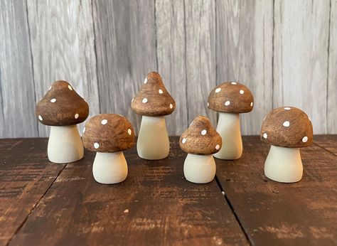 Set of 6 mini wood mushrooms figures. Perfect for a tiered tray or display on their own.  Handpainted beige with stained mushroom tops and white dots.  *These are small in size. Heights range from 2" to 1.25". Diy Mushrooms, Mushroom Ideas, Wood Mushrooms, Woodland Decor, Peg Dolls, Crafty Stuff, Tiered Tray, Wood Beads, Girl Tattoos