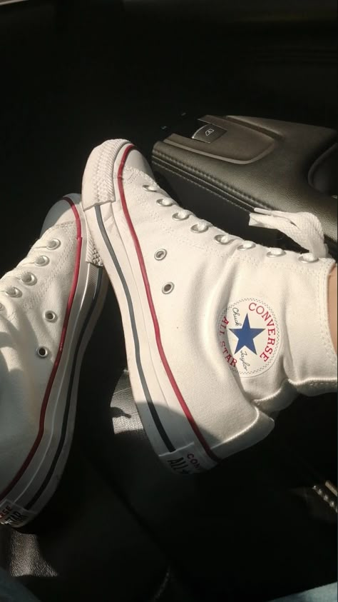 White Converse Aesthetic, Converse Shoes Aesthetic, Gold Bridesmaid Shoes, Zapatillas All Star, Converse Aesthetic, Chuck Taylor Shoes, Flexible Shoes, Sac Diy, Not Okay