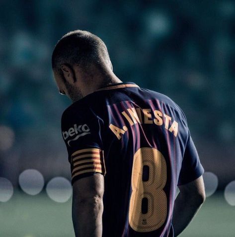 Andres Iniesta #fcb #iniesta #laliga #spain #footballlegend #infinit8iniesta #soccer #football #Footballtime #footballplayer #player #sports #fifa #rof355 Iniesta Barcelona, Xavi Iniesta, Fc Barcelona Wallpapers, Barcelona Players, Football Photography, Messi Neymar, Ronaldo Messi, Best Football Players, Best Football Team