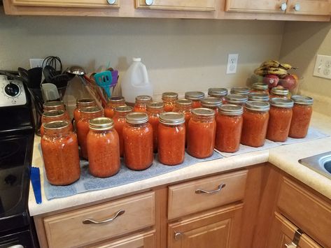 Canned Chunky Spaghetti Sauce, Canning Chunky Spaghetti Sauce, Canning Pasta, Canning Pasta Sauce, Canning Sauces, Homemade Canned Spaghetti Sauce, Vegetable Pasta Sauce, Canning Zucchini, Zucchini Pasta Sauce