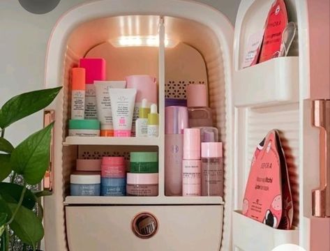 Dekarasyon Skincare Stuff To Buy, Pink Mini Fridge, Sephora Skin Care, Skincare Inspiration, Skin Care Collection, Shower Skin Care, Skincare Essentials, Perfect Skin Care Routine, Pretty Skin Care