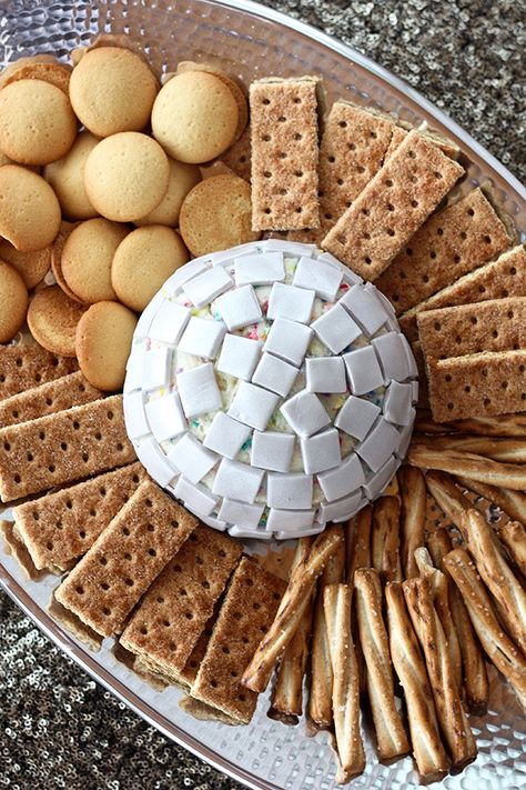 Disco Ball Funfetti Cheesecake Dip Disco Appetizers, Disco Ball Charcuterie Board, Disco Party Appetizers, Disco Party Treats, Disco Theme Food Ideas, 70s Food Party Appetizer Recipes, Disco Theme Food, Disco Charcuterie Board, Disco Party Snacks