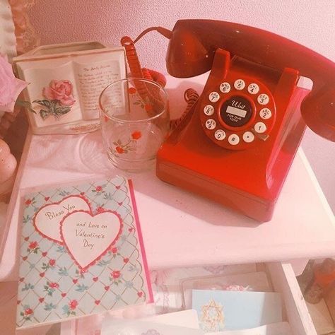 Vintage Americana Aesthetic, Retro Instagram, Americana Aesthetic, Lovecore Aesthetic, Valentines Wallpaper, The Perfect Girl, Retro Valentines, My Funny Valentine, Lana Del Ray