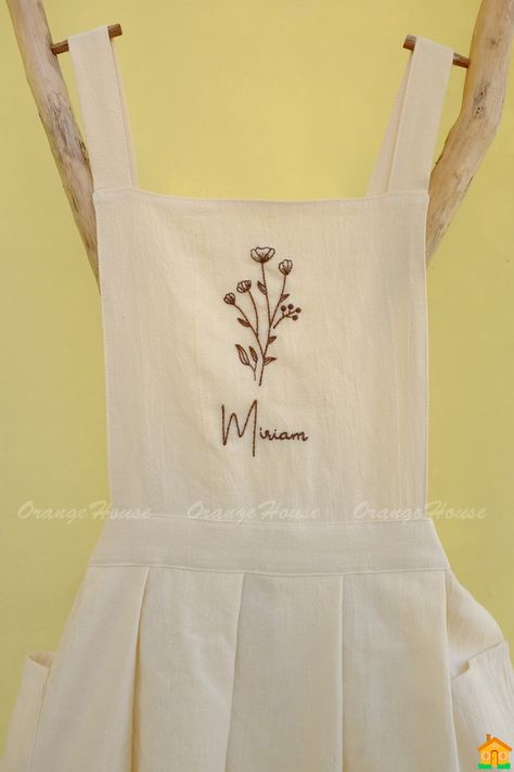 Hand Embroidered Apron, Embroidered Aprons Ideas, Apron Embroidery Ideas, Apron Embroidery, Embroidery Aprons, Apron Ideas, Flower Branches, Diy Apron, Dress Apron