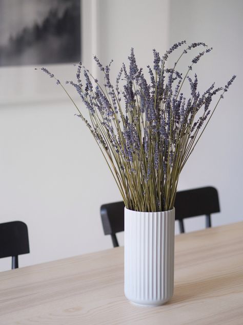 Dried Lavender In Vase, Lavender In A Vase, Lavender In Vase, Cooking With Lavender, Amethyst Aesthetic, Aesthetic Vases, Like A Mother To Me, Lavender Vase, Harvesting Lavender