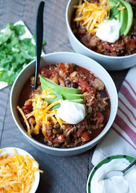 30 Minute Turkey Quinoa Chili - Life is but a Dish 30 Minute Turkey Chili, Sausage Chili Recipe, Ground Turkey Chili Recipe, Beef And Sweet Potato, White Bean Turkey Chili, Turkey Quinoa, Sausage Chili, Turkey Chili Recipe, Potato Chili