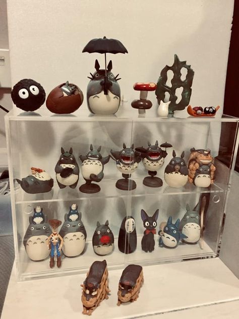 Ready for my Studio Ghibli Theme Window garden ~.~ Studio Ghibli Theme, My Studio Ghibli, Anime Display, Ghibli Collection, Collection Room, Window Garden, Ghibli Artwork, Wedding Idea, Displaying Collections