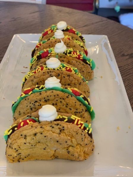 Taco Cookie Cake, Fruit Nachos, Fiesta Cakes, Taco Cake, Drop Cookie Recipes, Taco Dinner, Food Cookies, Taco Fillings, Cookie Bakery