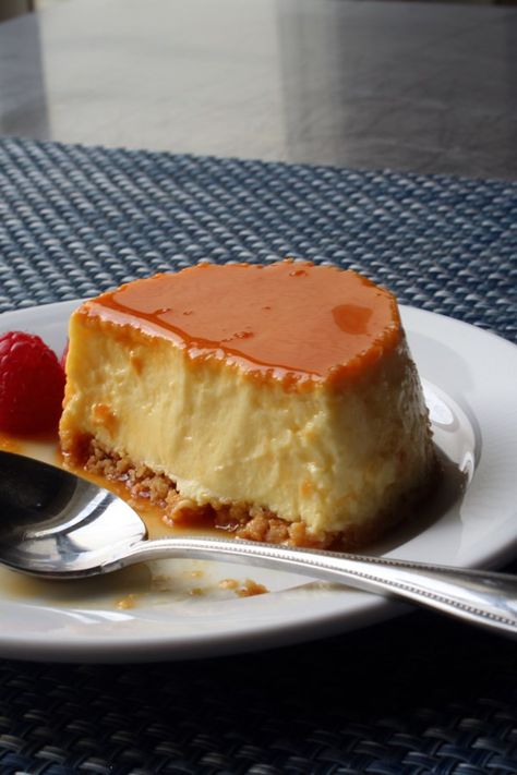 Cheesecake Flan Recipe, Flan Cheesecake Recipe, Spanish Picnic, Making Flan, Custard Cheesecake, Flan Cheesecake, Cheesecake Flan, Flan Recipes, Mexican Flan