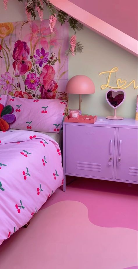 Funky Bedroom, Pastel Room, Pinterest Room Decor, Cute Bedroom Decor, Room Makeover Bedroom, Dream Room Inspiration, Room Makeover Inspiration, Small Room Bedroom, Cute Room Decor