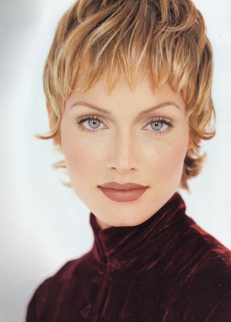 Amber Valetta  Max Vandukul Vogue Makeup By Kevyn Aucoin Kevyn Aucoin Making Faces, Kevin Aucoin, Kevyn Aucoin Makeup, Vogue Makeup, New Hair Do, 90s Makeup, Carolyn Murphy, Haute Hair, Making Faces