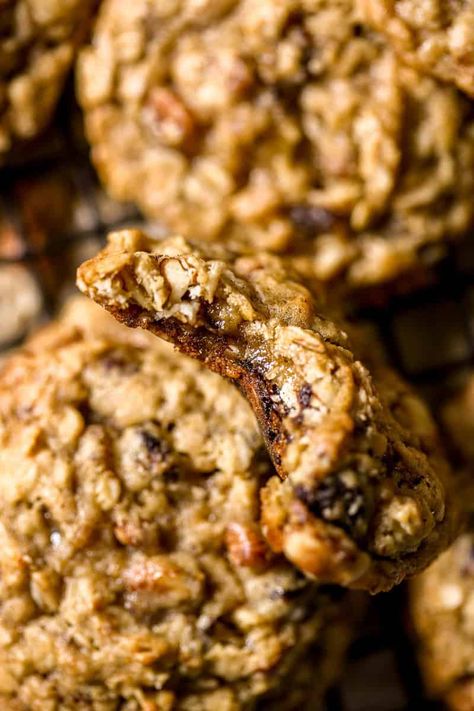 Oatmeal Date Cookies Recipe Oat Date Cookies, Date Cookies Recipes, Oatmeal Date Cookies, Old Fashioned Oatmeal Cookies, Date Nut Bread, Chocolate Chip Walnut Cookies, Oatmeal Cookie Recipe, Winter Foods, Old Fashioned Oatmeal