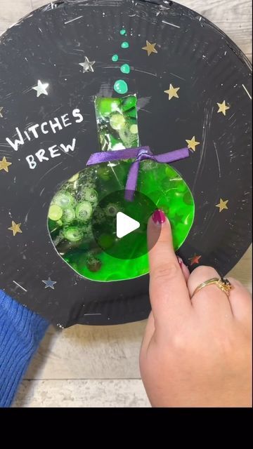 Home is where the art is on Instagram: "Witches’ potion sensory craft!! 💚🖤💚   I can’t believe I forgot the apostrophe when I made this… that will haunt me the most this Halloween! 🤦🏻‍♀️   This is such a fun sensory craft - I forgot to say on the voiceover, but make sure you don’t staple the bag!! Otherwise this will just become a big old mess 😂  #craftideas #crafts #preschoolactivities #funcrafts #easycrafts #craft #preschoolathome #crafting #kidscrafts #funcraftskids #halloween #halloweeniscomingmums #halloweencrafts #halloweenactivities #halftermactivities #halfterm #sensoryplay #craftsforkids" Halloween Instagram, Halloween Sensory, Witch Potion, Sensory Crafts, Sensory Art, Spooky Witch, Fun Halloween Crafts, Work Fun, Craft Kids