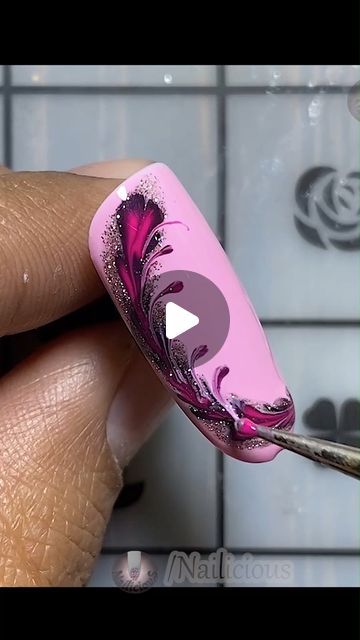 Easy Gel Nail Art For Beginners, Nail Art Hacks Easy, Gorgeous Nails Designs Classy, Nail Foil Designs Ideas, Builder Gel Nails Design, How To Nail Art, Marble Nail Design, Dot Nail Art Designs, Reflective Nails