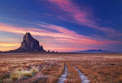 New Mexico in Pictures: 14 Beautiful Places to Photograph | PlanetWare Modern Santa Fe Style, Shiprock New Mexico, New Mexico Photography, Mexico Pictures, New Mexico Style, Travel New Mexico, Local Photography, Mexico Photography, Style Transformation