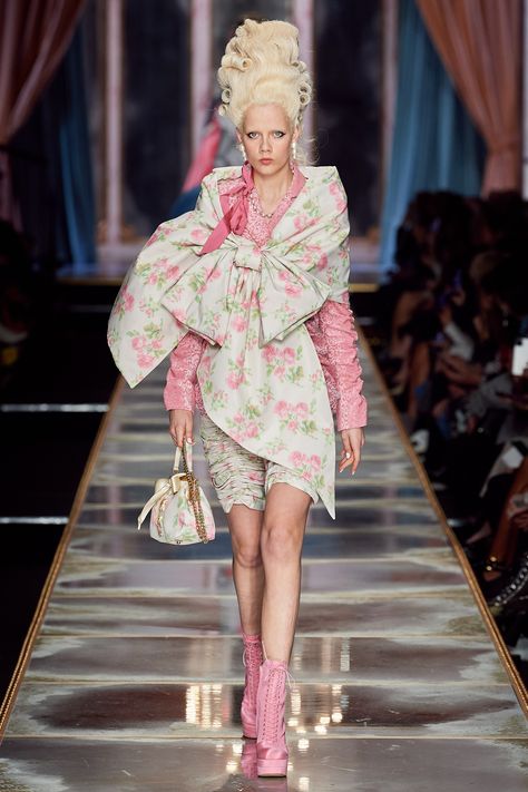 Moschino 2020, Moschino Fashion, Rococo Fashion, Moda Paris, Vogue Germany, Dress Cake, Milano Fashion Week, Couture Runway, Denim Mini Dress